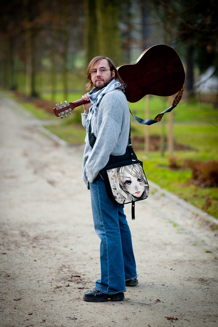 TORBA KLAPKA DUZA A4 ANIME 5 DZIEWCZYNKA NADRUK Styl miejski