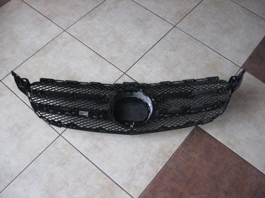 решетка радиатора - MERCEDES C класс W205 - AMG