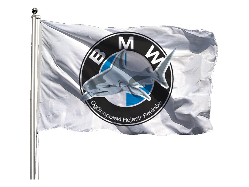 FLAGA REKLAMOWA Z NADRUKIEM NAPISEM 90x60 cm Szerokość produktu 90 cm