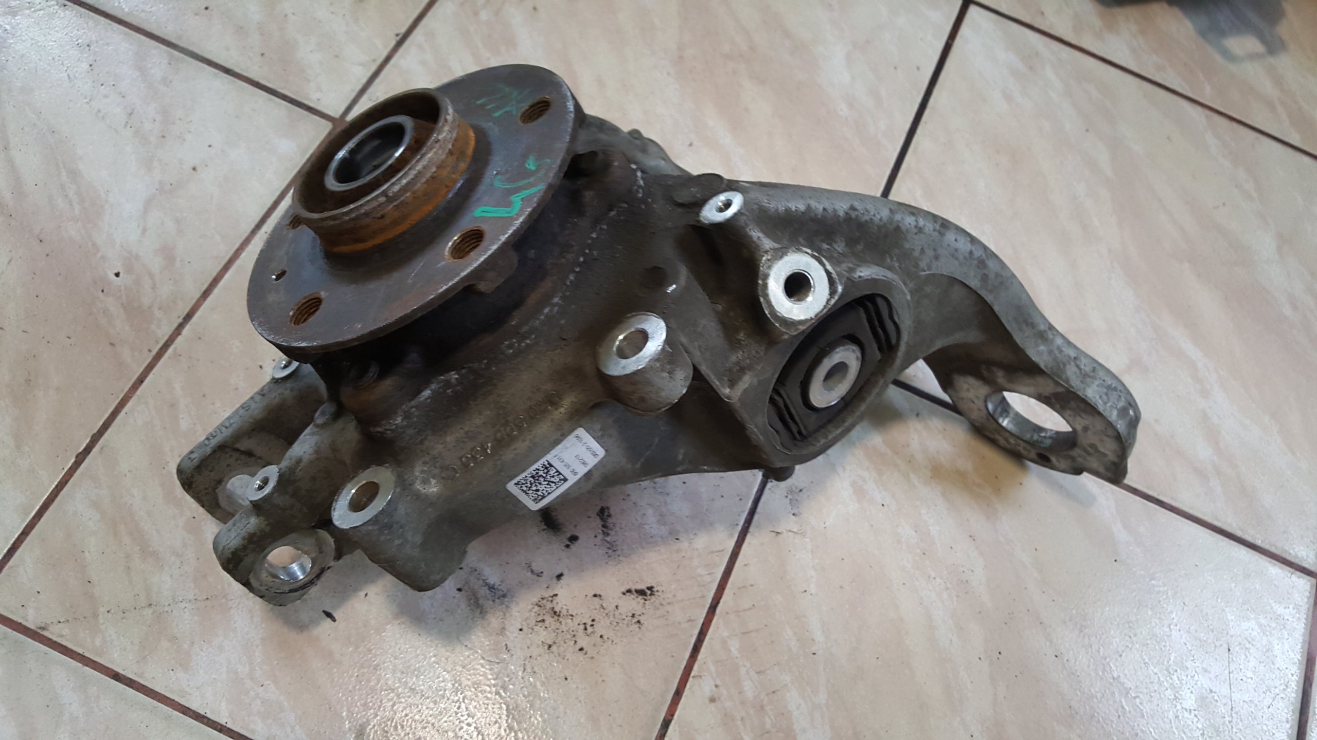 8R0505431F 8R0505435C - Поворотная ступица левая задняя AUDI A6 C7 A7 Q5 8R