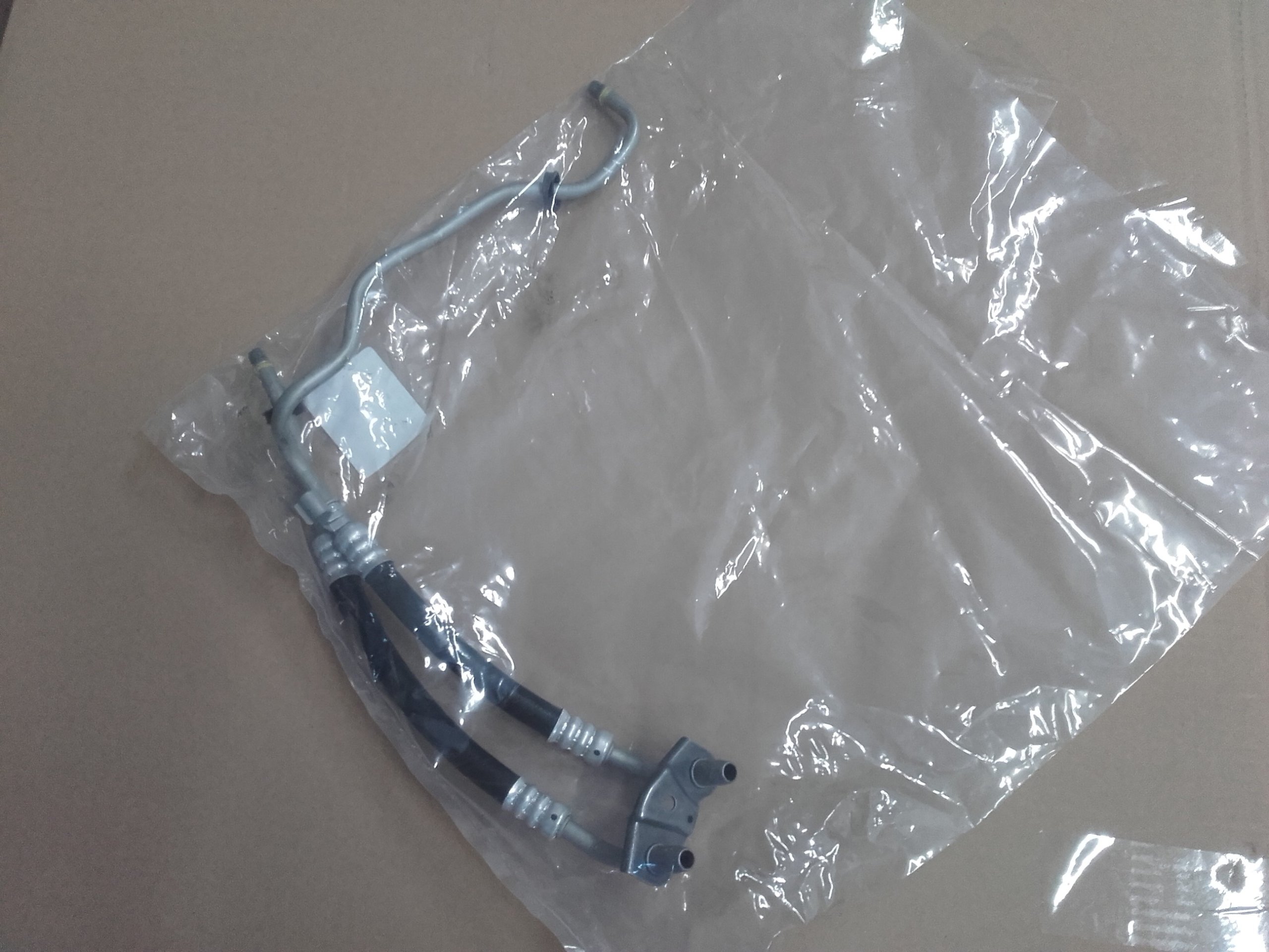 NOWY WĄŻ PRZEWÓD CHŁODNICY AUTOMAT OLEJU ZAFIRA C Numer katalogowy części 39066190