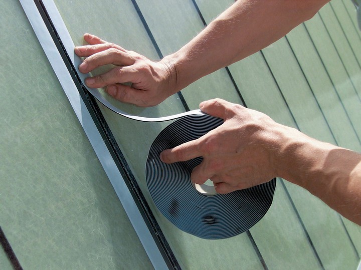 TAŚMA BUTYLOWA KLEJ BUTYL DWUSTRONNA 30MM x 25MB Kod producenta 10-182