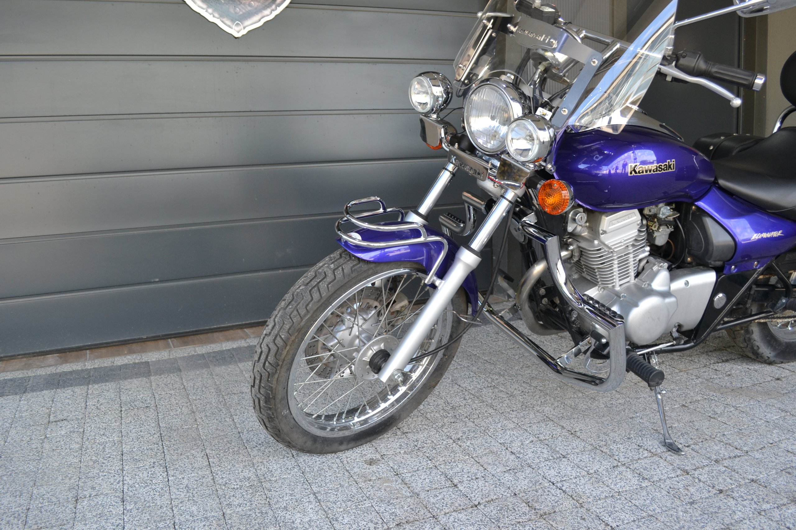 RELING NA PRZEDNI BŁOTNIK KAWASAKI ELIMINATOR 125 Dopasowanie do pojazdu produkt dedykowany