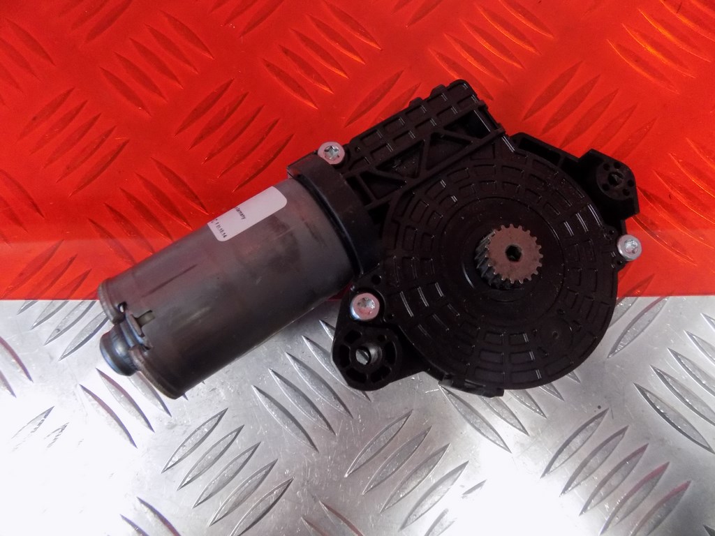 3G9877795C SILNICZEK SZYBERDACHU VW PASSAT SUPERB Parts manufacturer Volkswagen original OE