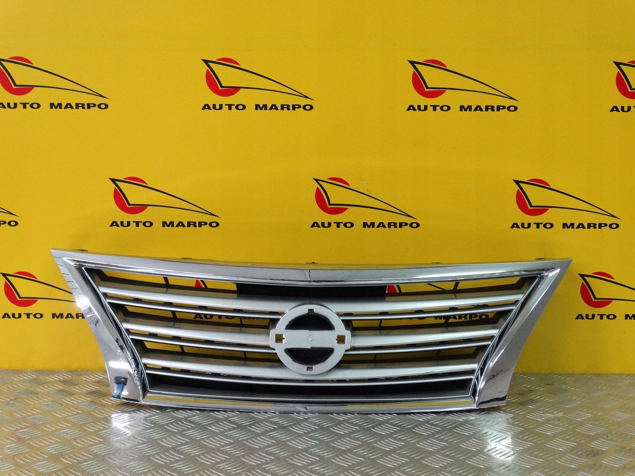 nissan SYLPHY 2012-2015 решетка радиатора перед хром