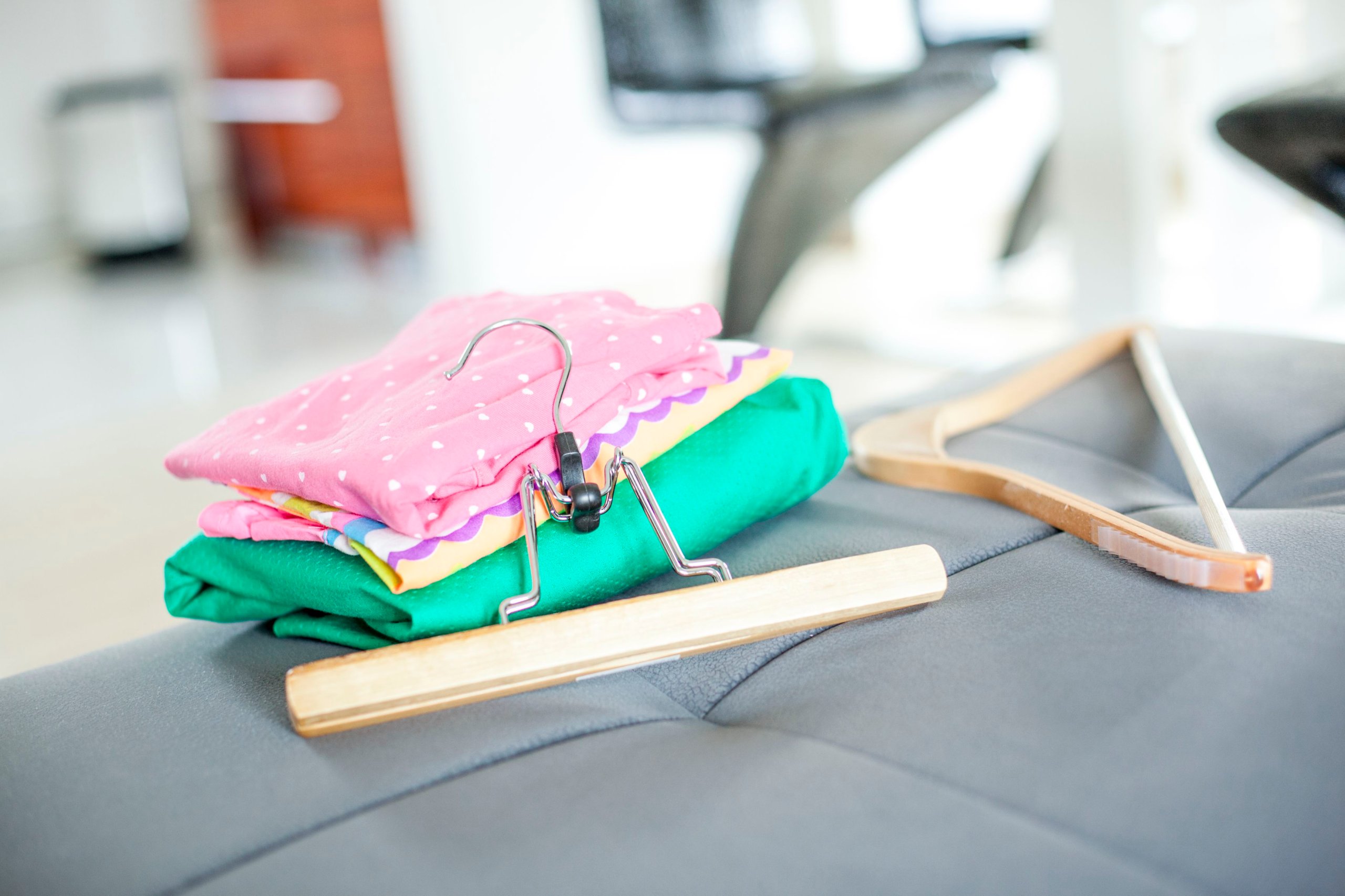 WIESZAK DREWNIANY NA SPODNIE / SPÓDNICE ZACISKOWY Marka Inny producent