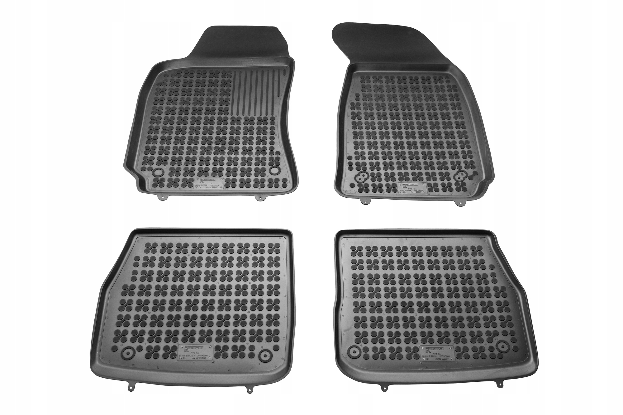 

Dywaniki gumowe Skoda Superb I 2001-2008 Rezaw