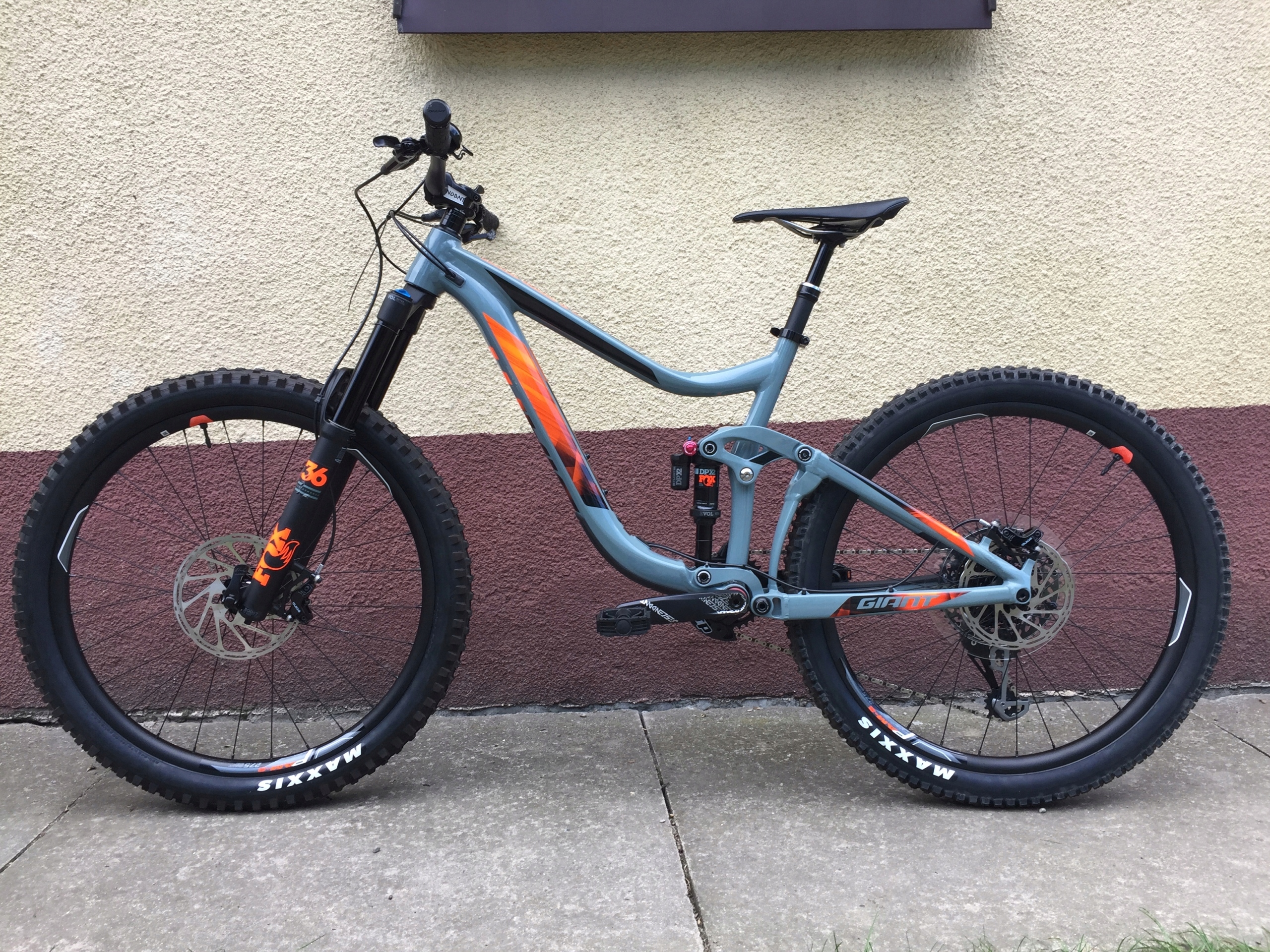 giant reign advanced 1 carbon