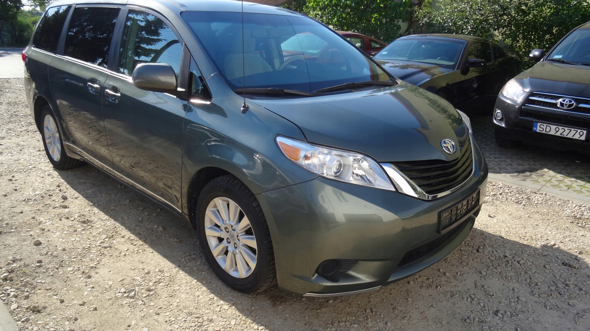 Toyota sienna 3 коврики