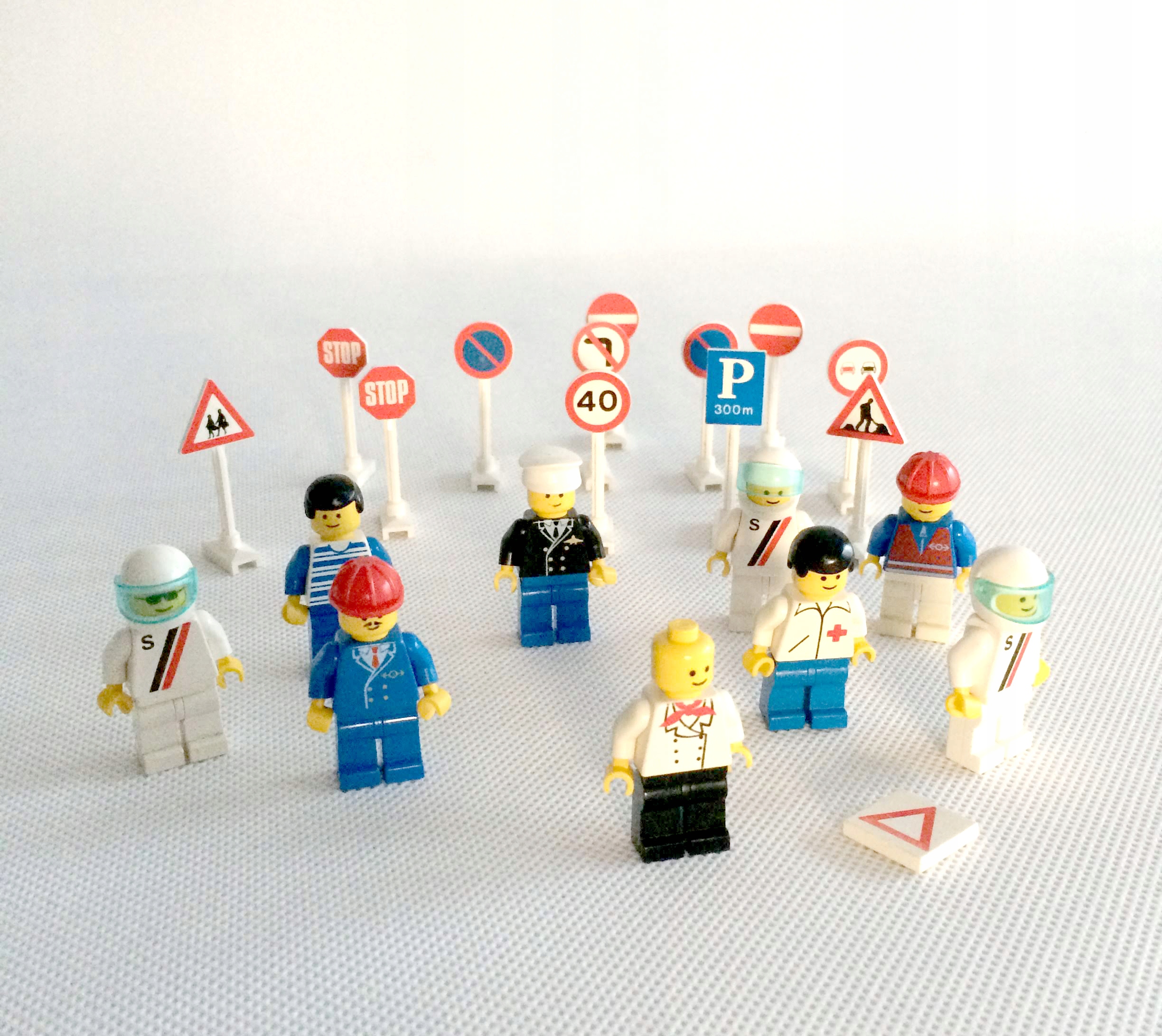 Lego Ludziki Figurki Unikat Znaki Drogowe City Lego Ludziki Figurki Unikat Znaki Drogowe City