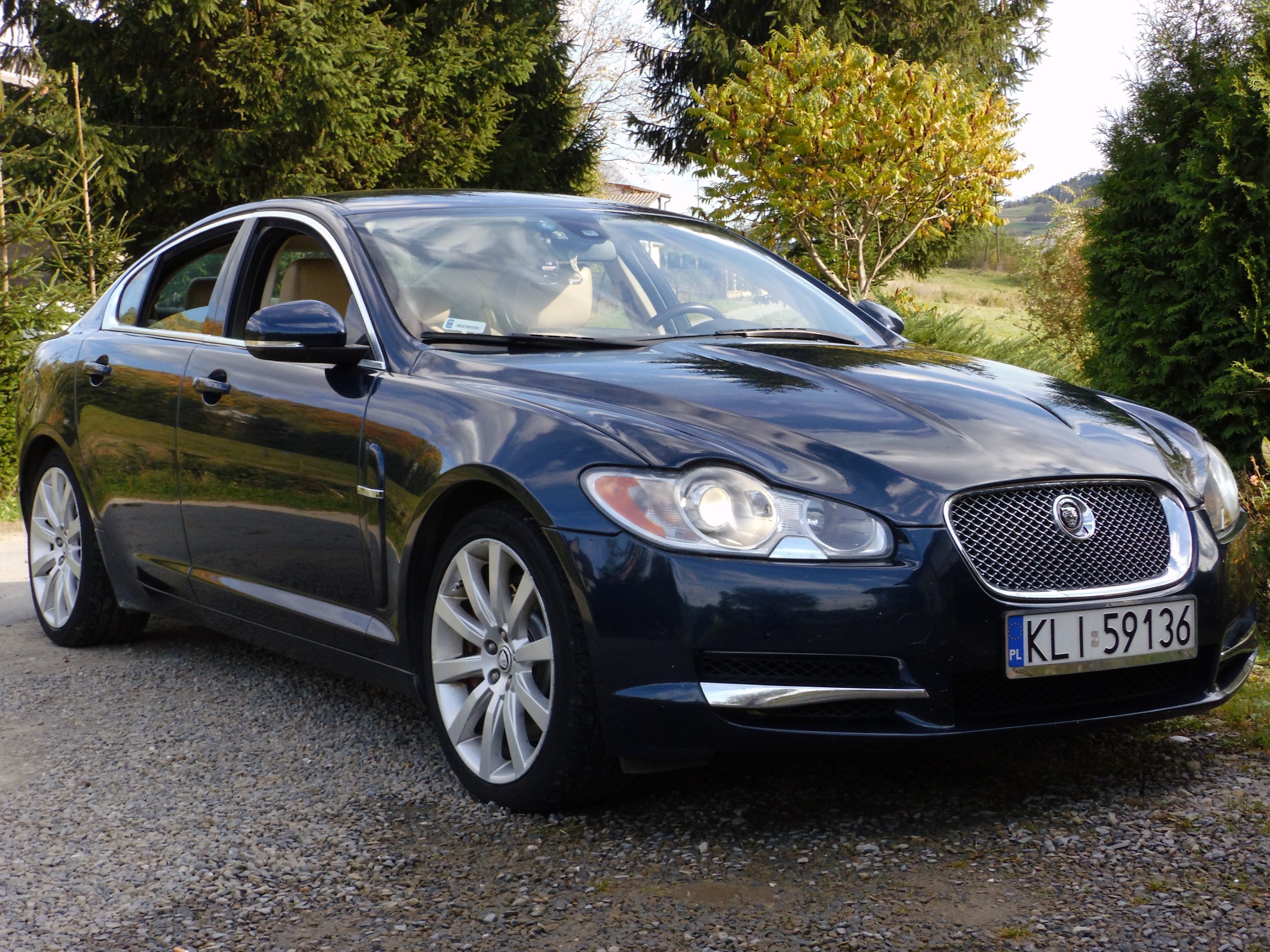 Jaguar xf xj отличия