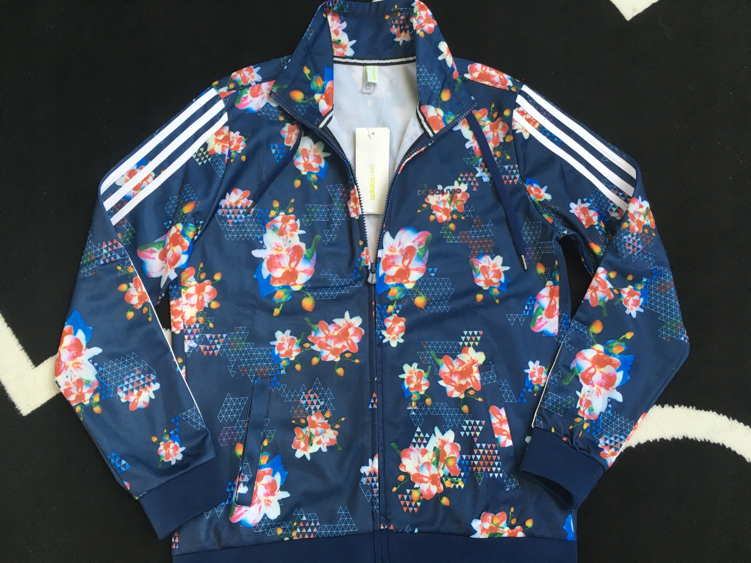 adidas bluza damska w kwiaty adidas bluza damska w kwiaty