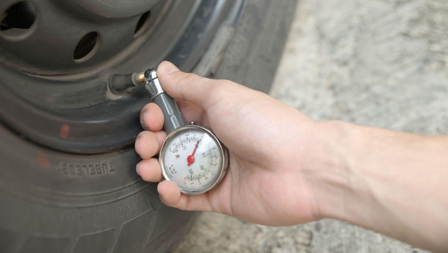 Wytłumacz Dlaczego Podczas Jazdy Ciśnienie W Oponach Samochodu Wzrasta Ciśnienie powietrza w oponach – dlaczego jest aż tak istotne? - Allegro.pl