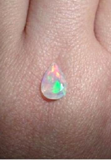 Opal naturalny - łezka 1,30 ct