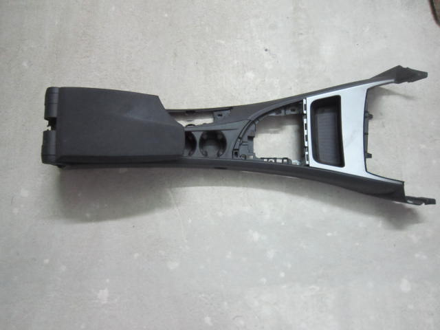 PODŁOKIETNIK TUNEL BMW E87 116 118 120 EUROPA