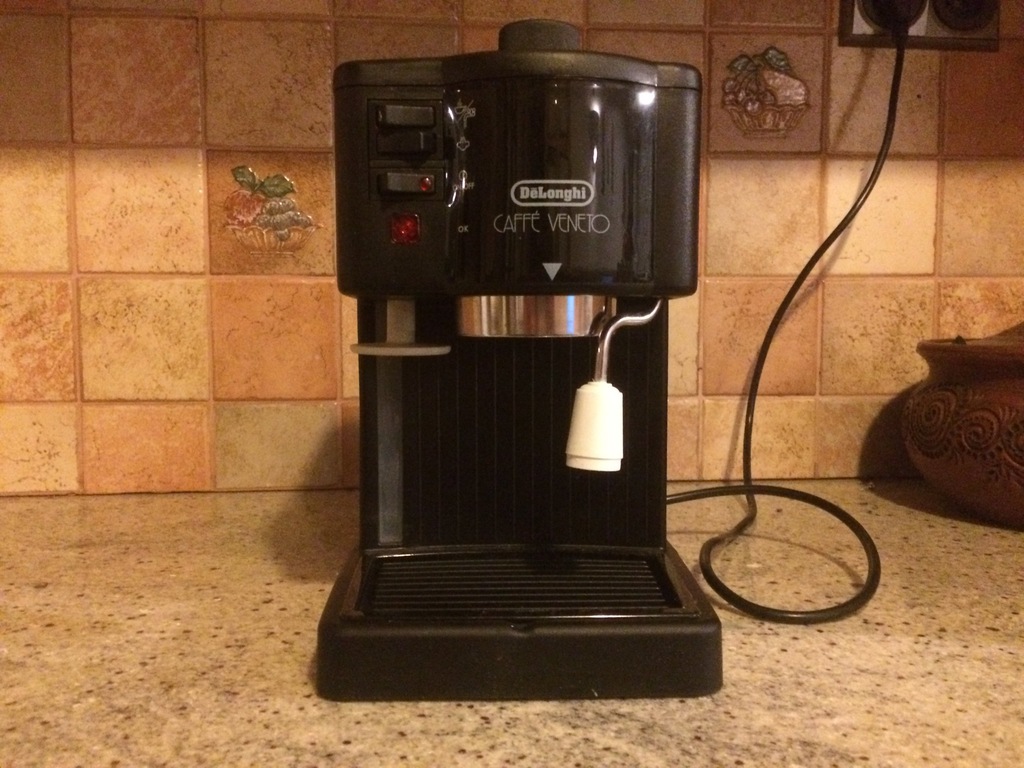 Ciśnieniowy Ekspres DeLonghi Bar 12F