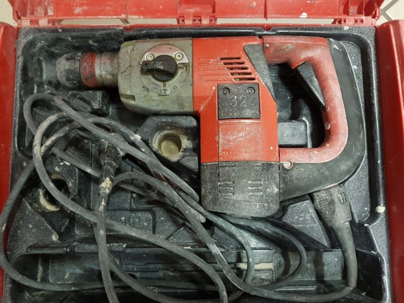 MŁOTOWIERTARKA MILWAUKEE PLH 32 QEX 900W WALIZKA