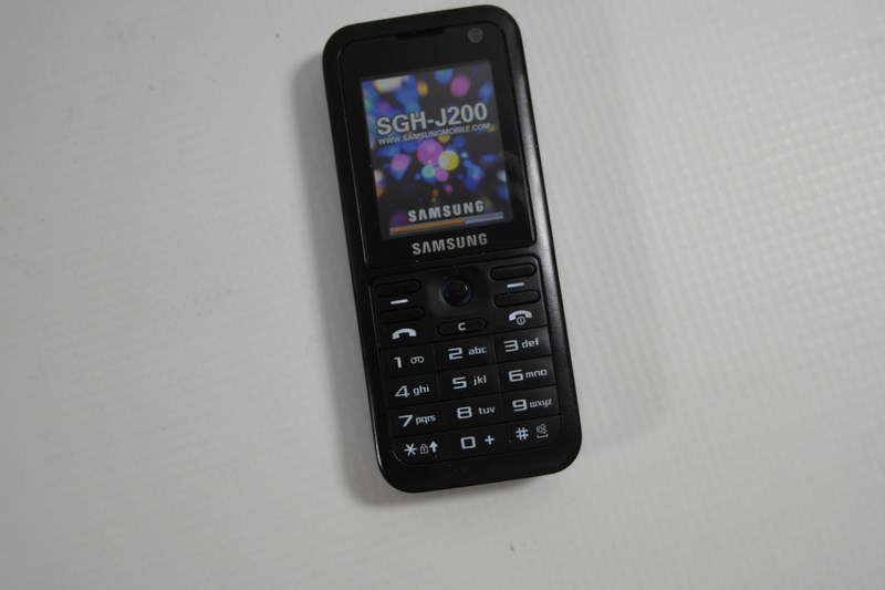 TELEFON SAMSUNG SGH-J200 B/N