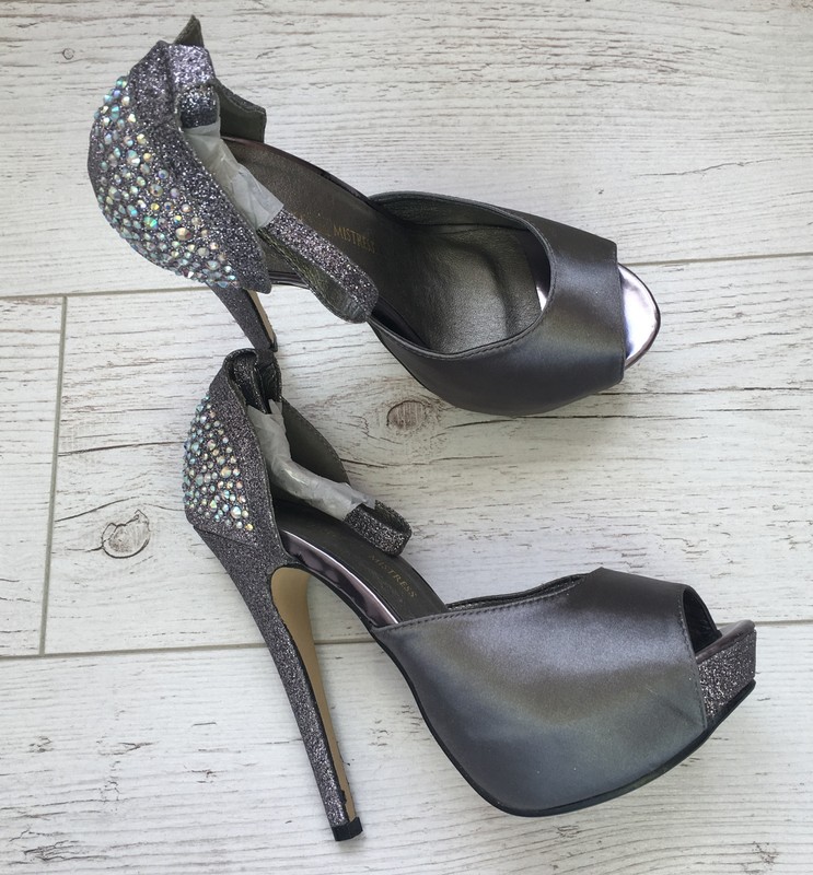 LITTLE MISTRESS - NOWE BUTY Z SATYNY ROZ.36