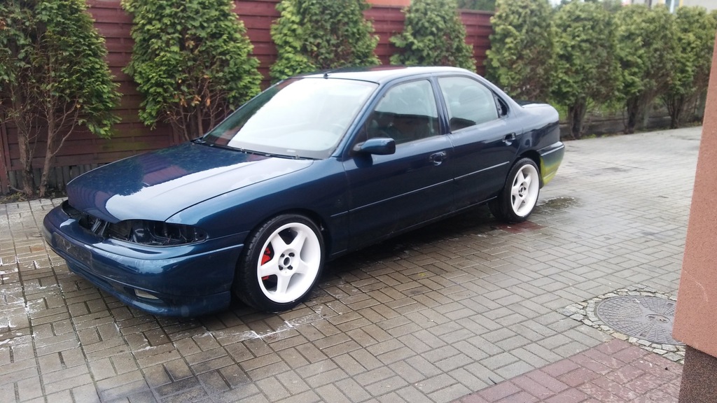 Ford Mondeo 2,5 V6 GHIA.