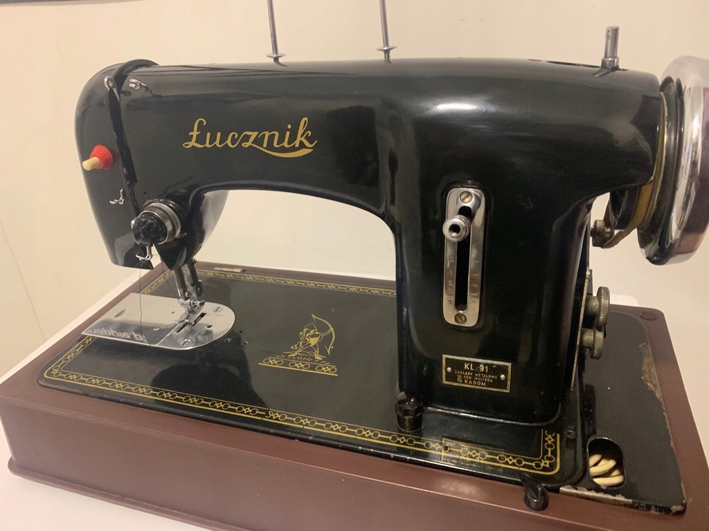 Piękna Maszyna do szycia Łucznik elektryczna Kl.91