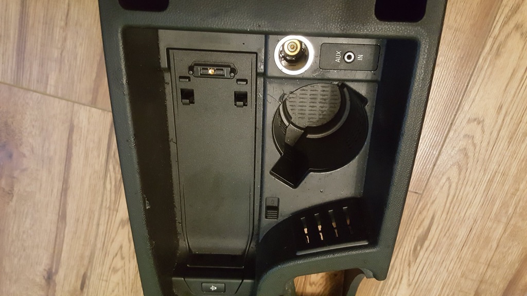 Tunel środkowy Telefon AUX wiązka BMW E90 E91 E92