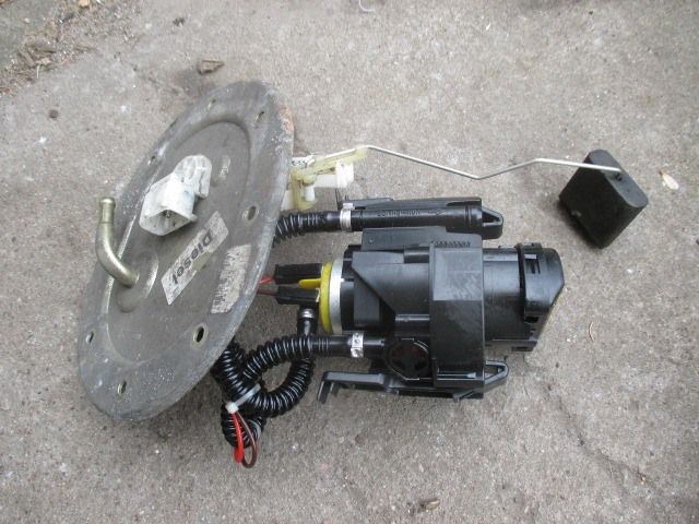 BMW E38  pompa paliwa 730D diesel KOSZ