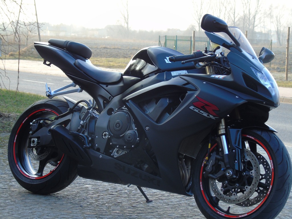 Suzuki GSXR 600 k7