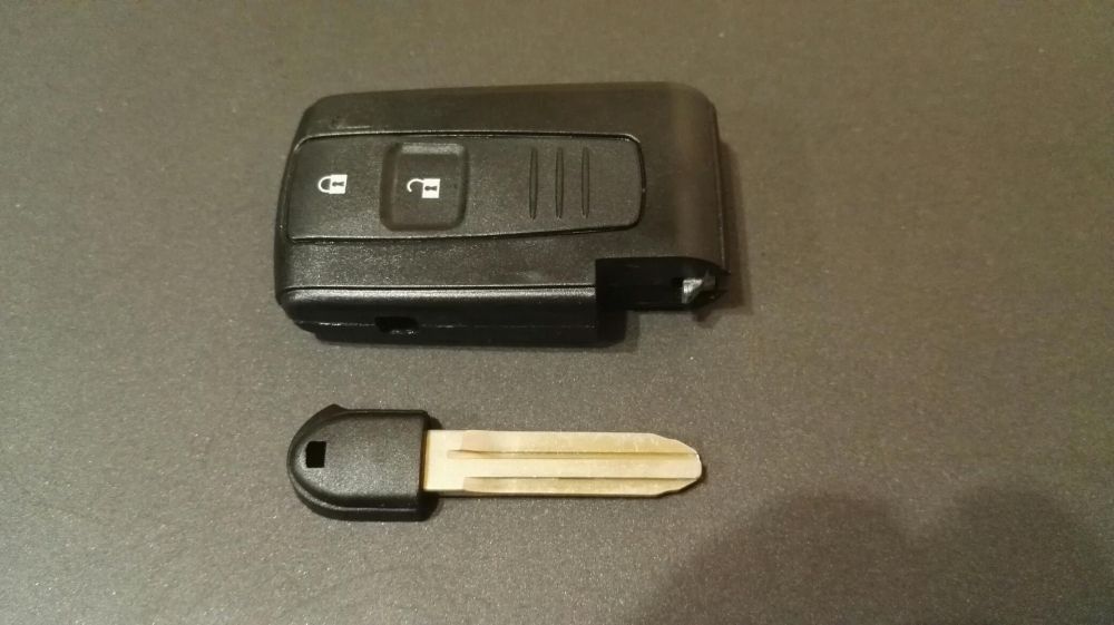 TOYOTA COROLLA VERSO AVENSIS Obudowa kluczyk HIT - 7334175841