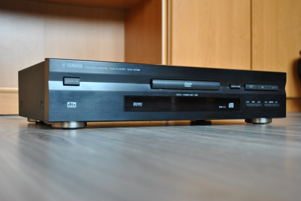 ★ヤマハ　DVD-S796 DVD/cdプレーヤー,ヨゴレキズあり。動作良好です YAMAHA DVD-S796 WYSOKIEJ KLASY ODTWARZACZ CD /DVD