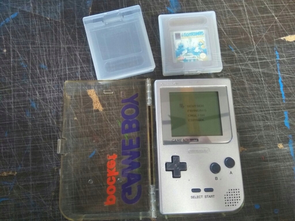 Game Boy Pocket Zadbana z grami