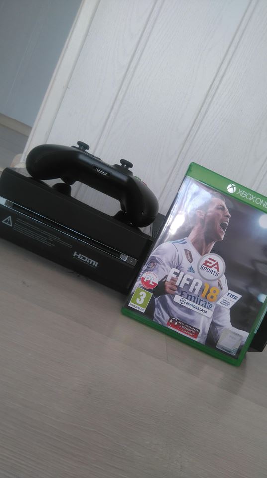 Konsola XBOX ONE 500GB