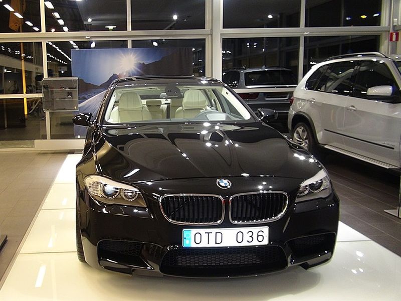 GŁĘBOKA CZARNA PERŁA LAKIER BMW 475 400 ml spray
