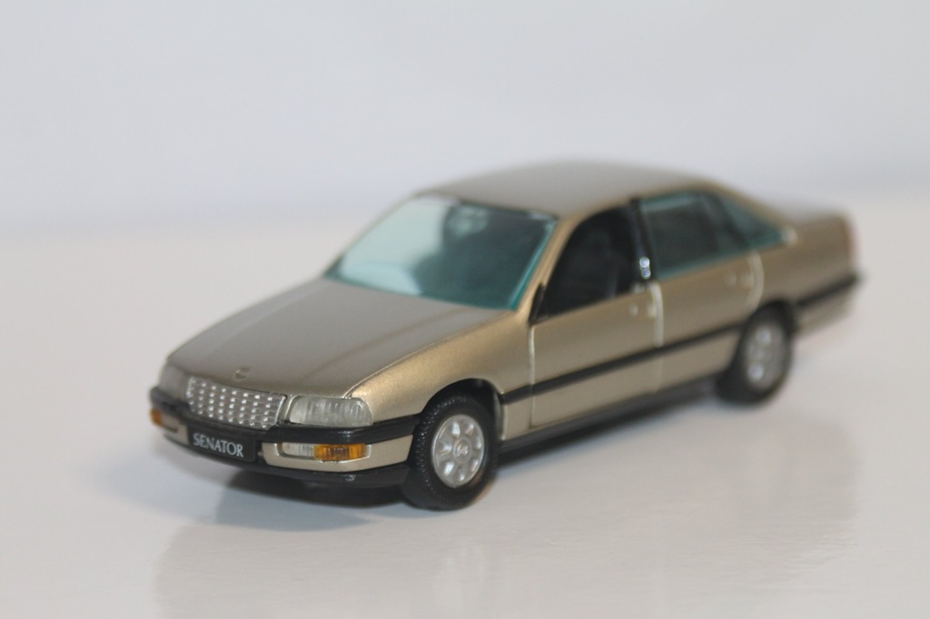 GAMA OPEL SENATOR B 1990r 1/43
