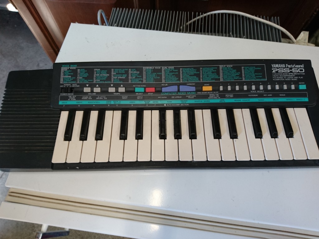 Organki organy keyboard Yamaha pss-50
