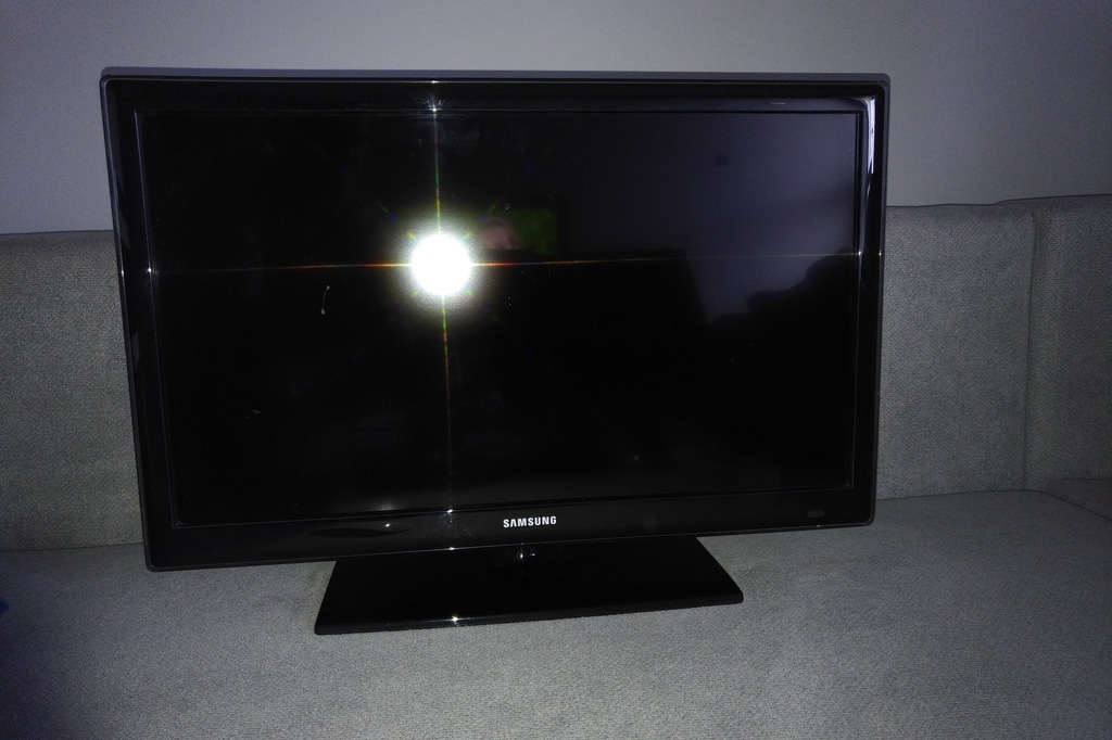 SAMSUNG SMART TV 26" UE26EH4500W