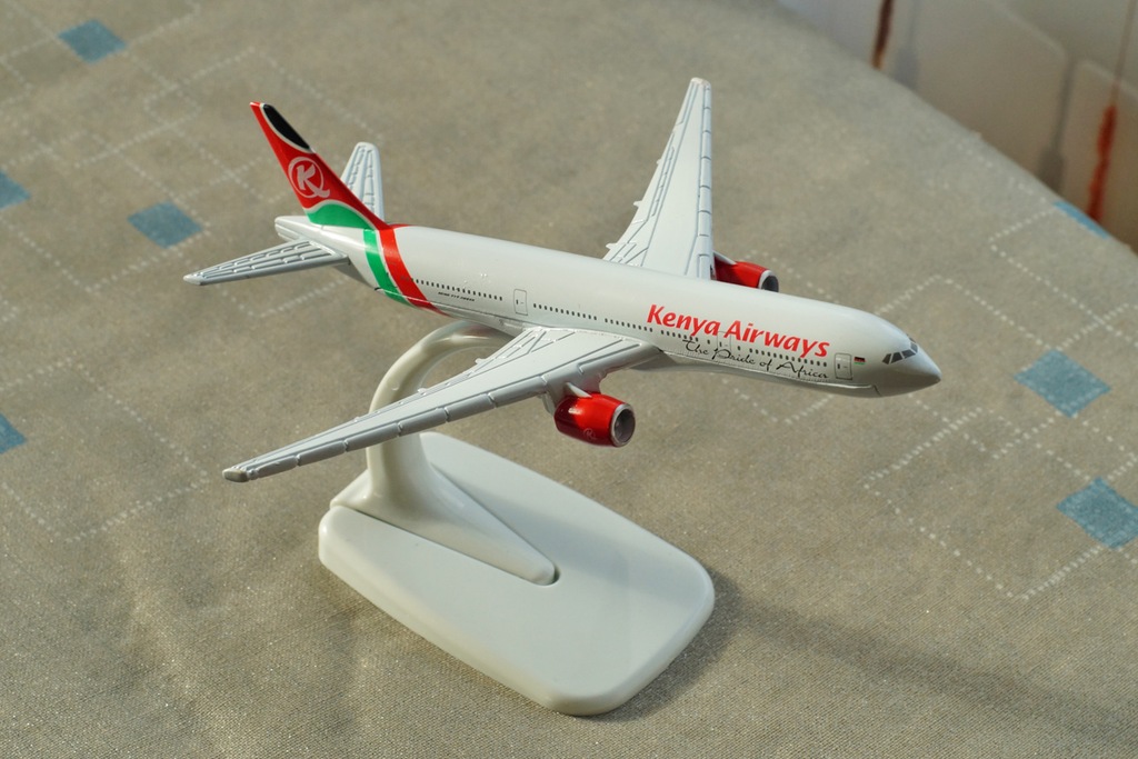 Kenya Airways Boeing 777-200ER skala 1:400 NOWY
