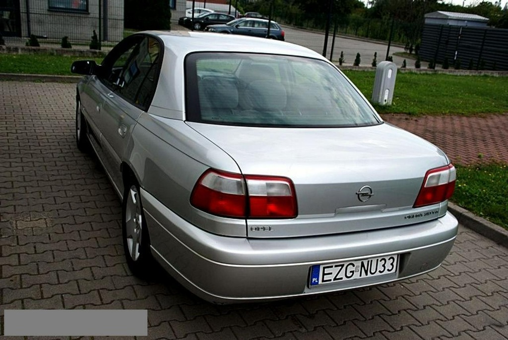 Opel omega bose