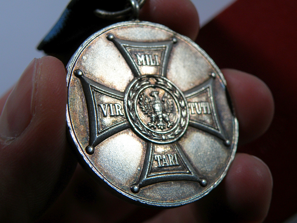 Medal - Zasłużonym na Polu Chwały - 1944 + pudełko