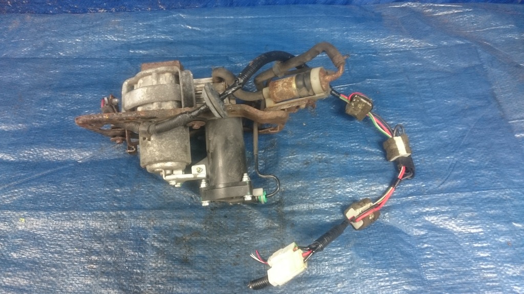 KOMPRESOR POMPA ZAWIESZENIA LEXUS RX300 II 04-08
