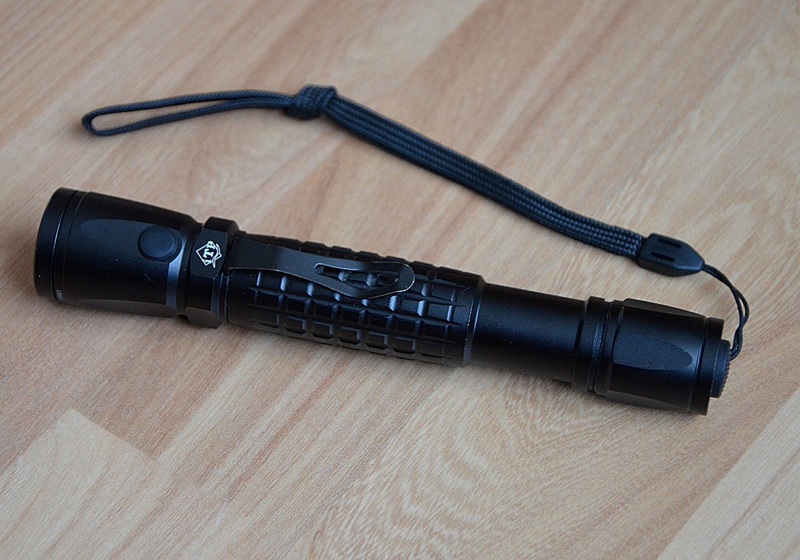 Latarka taktyczna iTP ELUMA SA2 2xAA EDC strobo 