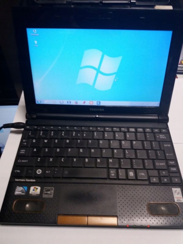 NETBOOK TOSHIBA NB520, ZASILACZ
