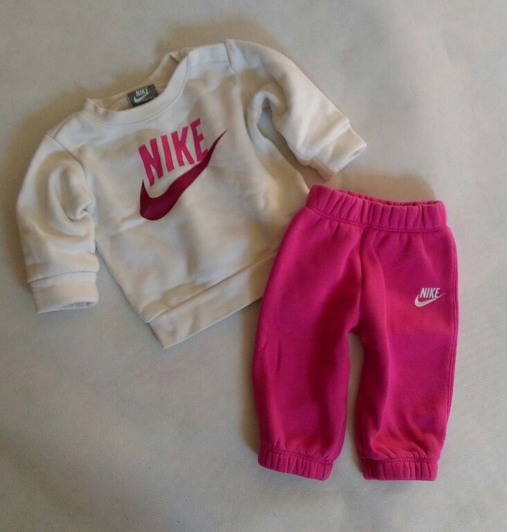 Nike dres dla dziewczynki r. 62-68