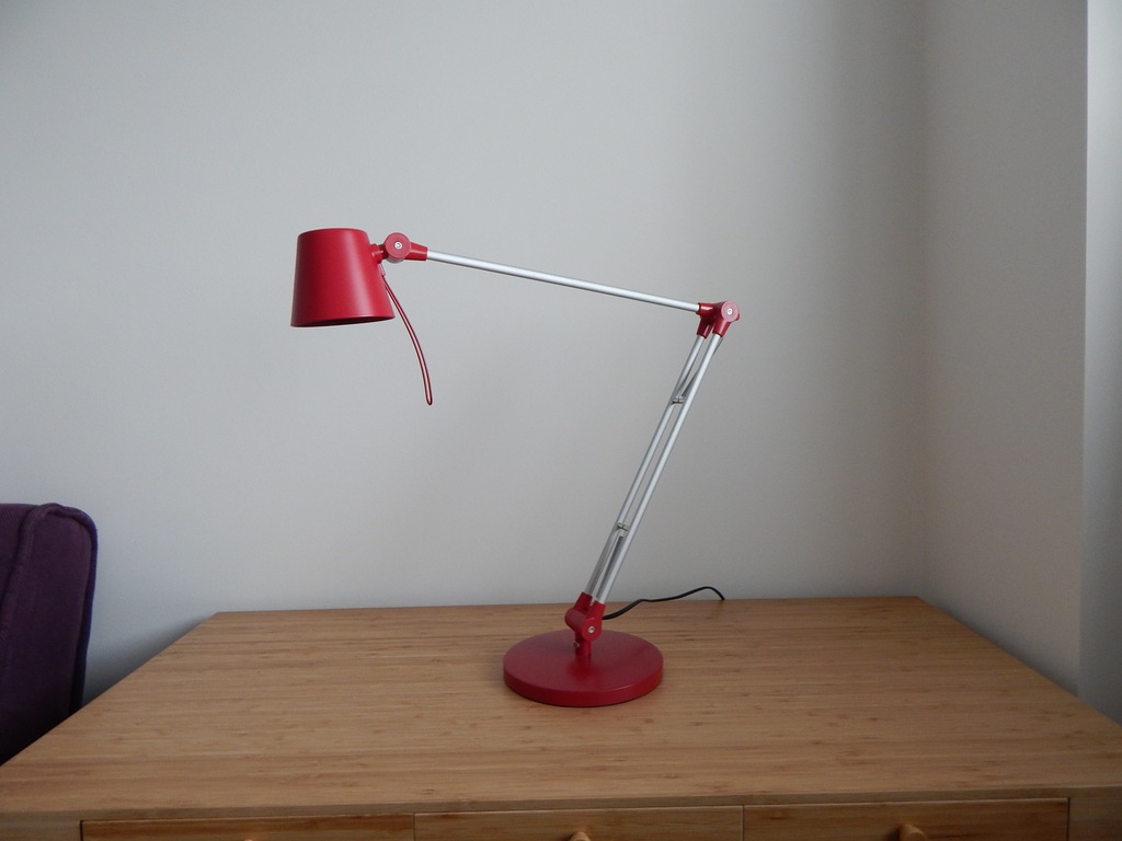 LAMPKA BIURKOWA IKEA OLEBY CZERWONA
