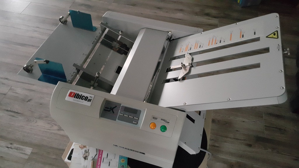 Falcerka Składarka Ideal 8330 Uchida F30N