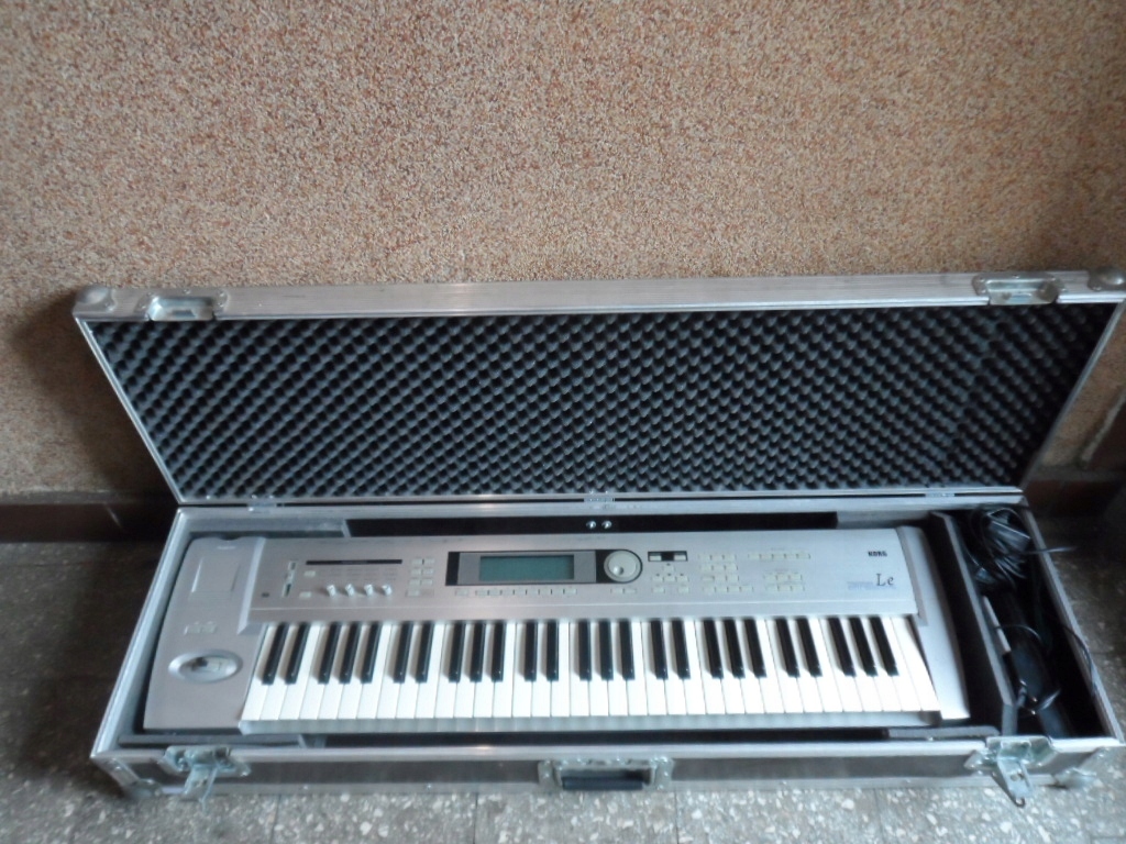 Syntetyzator Korg Triton LE 61 (1727/18) walizka