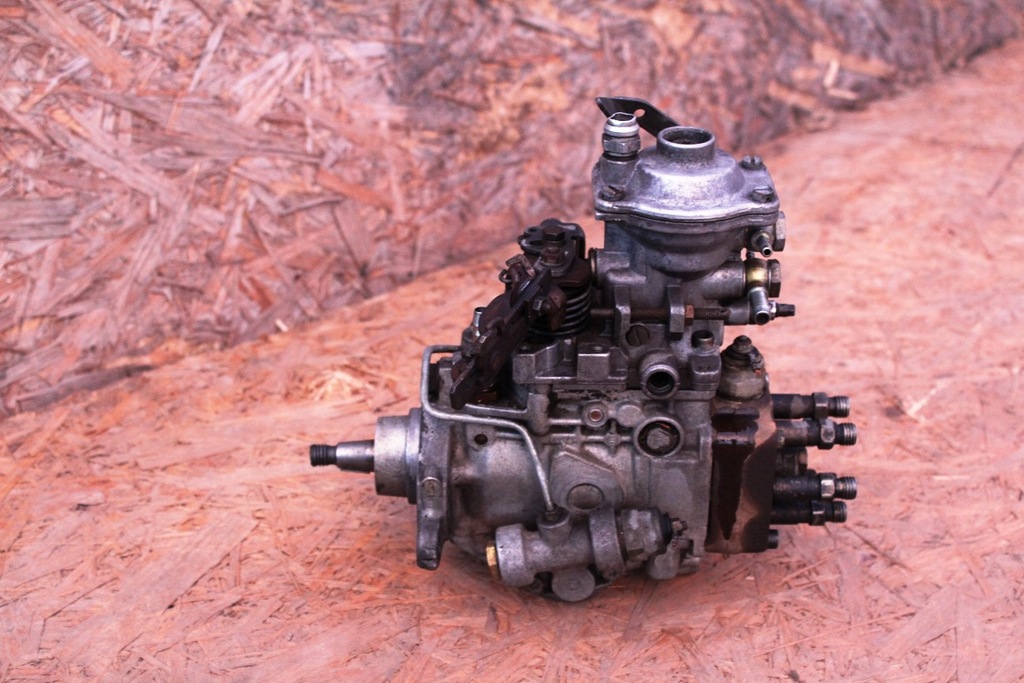 Pompa wtryskowa BMW e28 e30 e34 2.4TD 0460408047