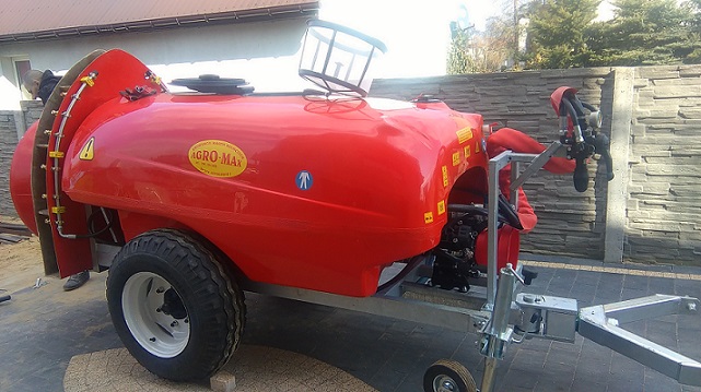 opryskiwacz sadowniczy AGRO-MAX 