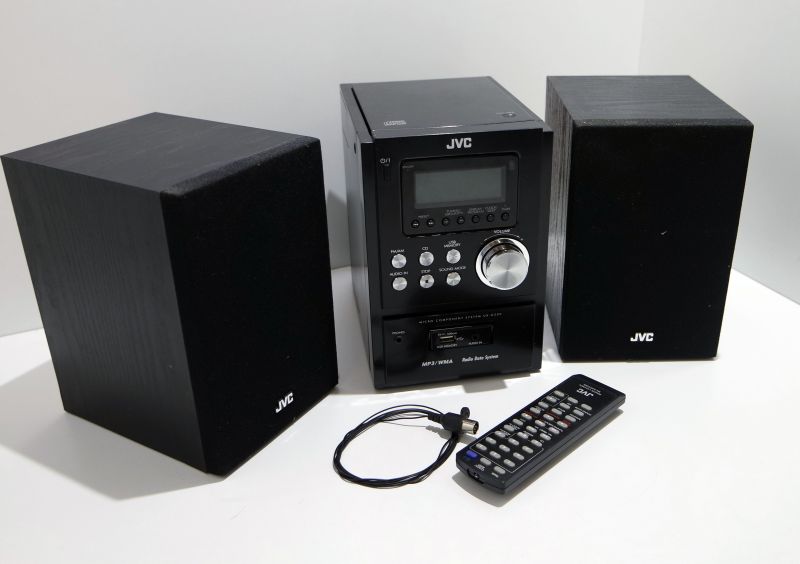 MINIWIEŻA JVC CA-UXG200
