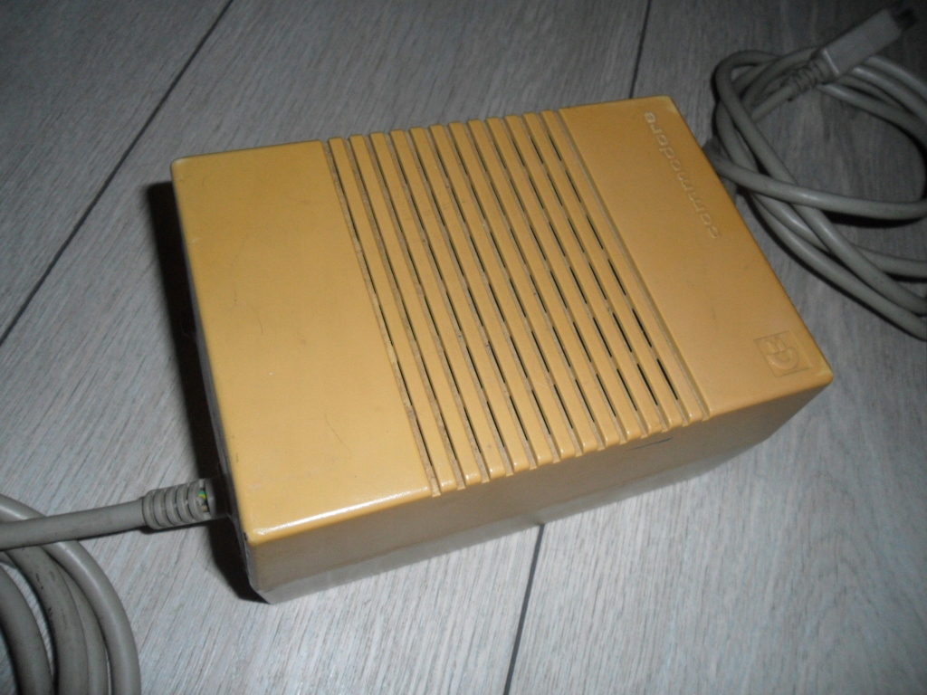 Zasilacz - Amiga 500 600 1200 mocny 4.5A sprawny